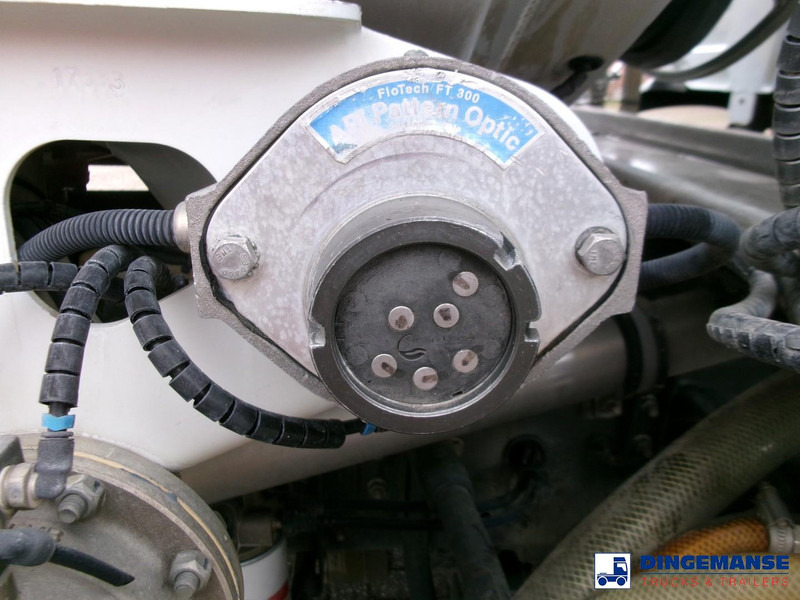 شاحنة صهريج Renault Premium 270 4x2 fuel tank 13.8 m3 / 4 comp: صور 8 شاحنة صهريج Renault Premium 270 4x2 fuel tank 13.8 m3 / 4 comp: صور 8