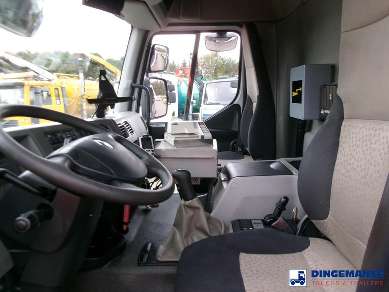 شاحنة صهريج Renault Premium 270 4x2 fuel tank 13.8 m3 / 4 comp: صور 18 شاحنة صهريج Renault Premium 270 4x2 fuel tank 13.8 m3 / 4 comp: صور 18