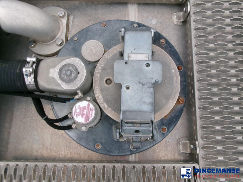 شاحنة صهريج Renault Premium 270 4x2 fuel tank 13.8 m3 / 4 comp: صور 15 شاحنة صهريج Renault Premium 270 4x2 fuel tank 13.8 m3 / 4 comp: صور 15