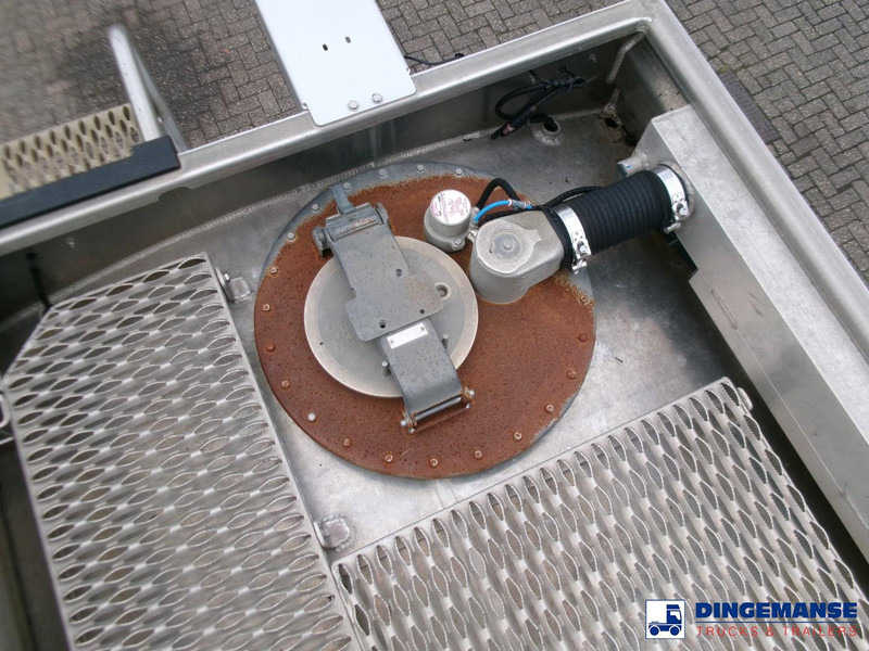 شاحنة صهريج Renault Premium 270 4x2 fuel tank 13.8 m3 / 4 comp: صور 11 شاحنة صهريج Renault Premium 270 4x2 fuel tank 13.8 m3 / 4 comp: صور 11