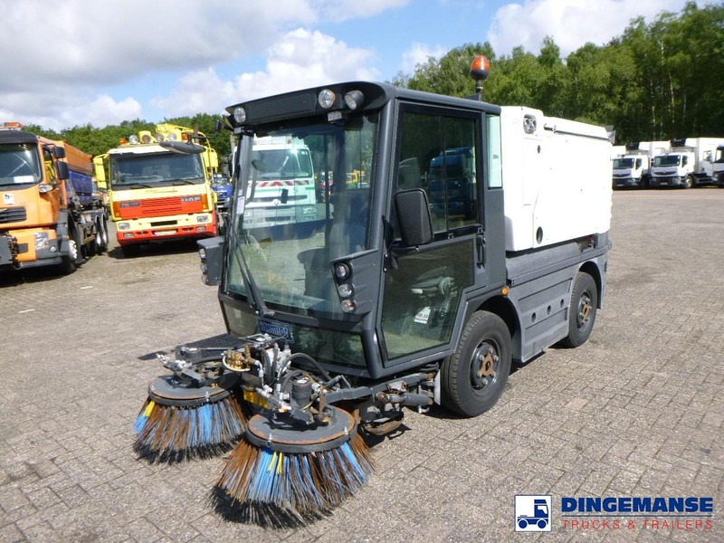 Schmidt Compact 200 street sweeper - سياره كنس شوارع: صور 1 Schmidt Compact 200 street sweeper - سياره كنس شوارع: صور 1