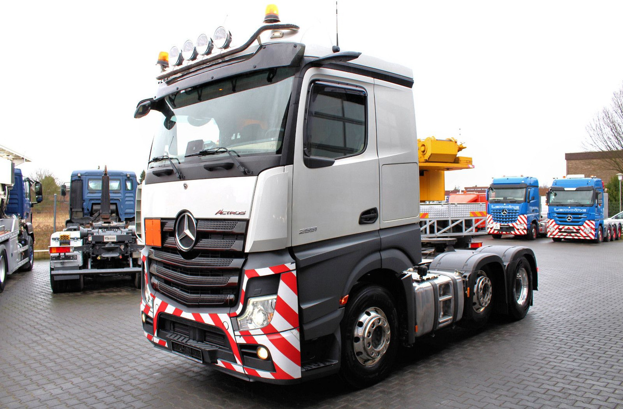 Mercedes-Benz Actros 2551 6x2 BigSpace 68 to Schwerlast + LIFT - شاحنة جرار: صور 2 Mercedes-Benz Actros 2551 6x2 BigSpace 68 to Schwerlast + LIFT - شاحنة جرار: صور 2