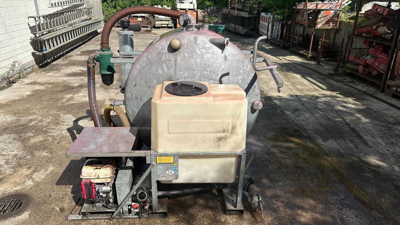 Saug-Druck fass Flexi + 2 Frisch-Wassertaschen - فراغ شاحنة: صور 1 Saug-Druck fass Flexi + 2 Frisch-Wassertaschen - فراغ شاحنة: صور 1