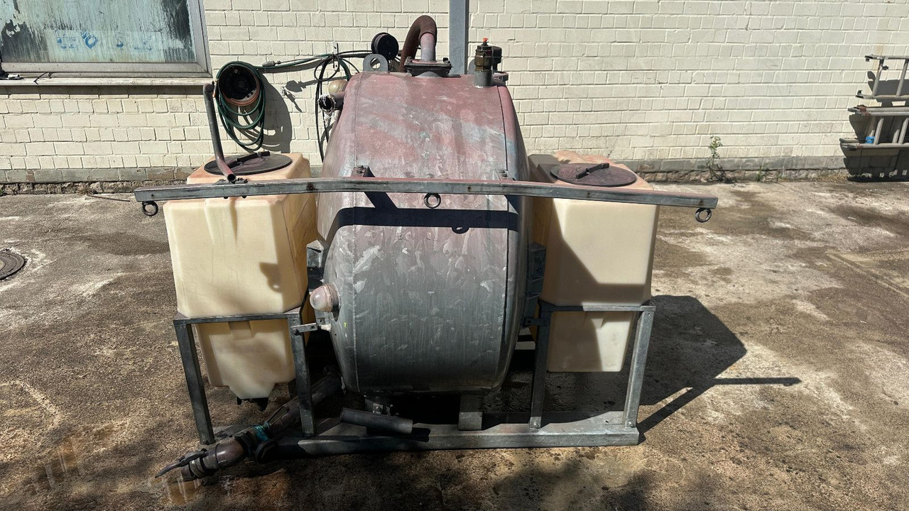 Saug-Druck fass Flexi + 2 Frisch-Wassertaschen - فراغ شاحنة: صور 3 Saug-Druck fass Flexi + 2 Frisch-Wassertaschen - فراغ شاحنة: صور 3