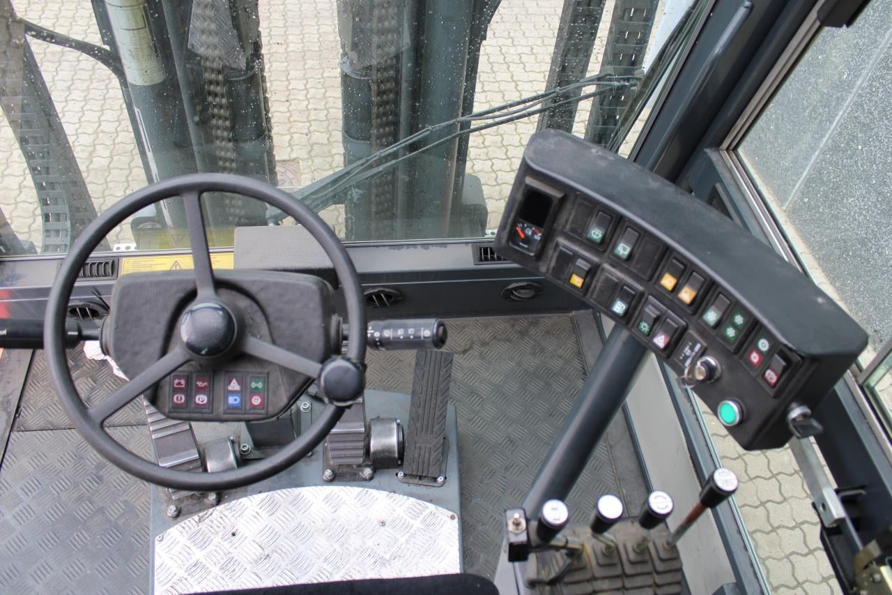 Dantruck 9890GD - رافعة شوكية تعمل بالغاز: صور 4 Dantruck 9890GD - رافعة شوكية تعمل بالغاز: صور 4