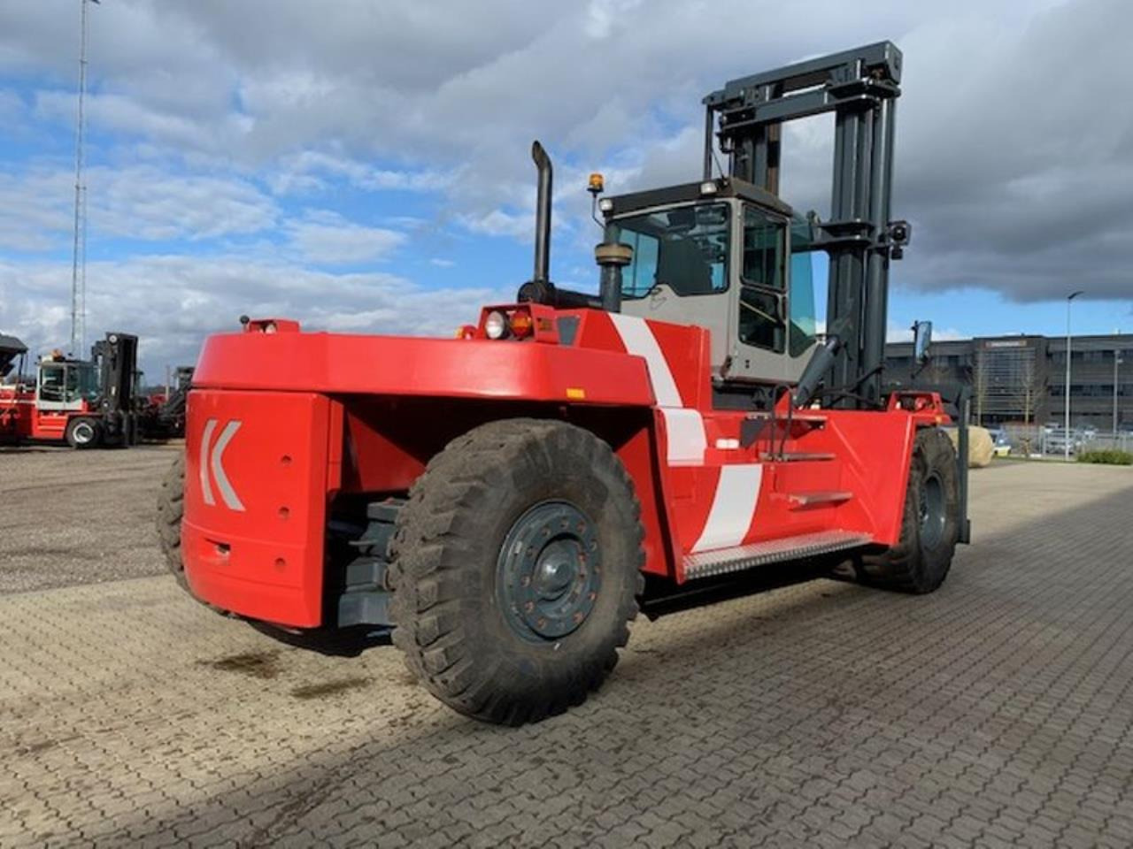Kalmar DCD320-12LB - رافعة شوكية ديزل: صور 3 Kalmar DCD320-12LB - رافعة شوكية ديزل: صور 3