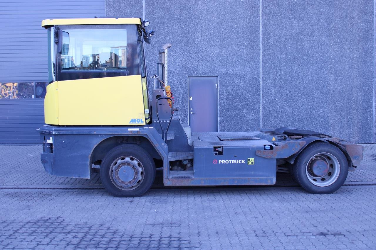 MOL RM255 4X4 - جرارات صالات المطارات: صور 1 MOL RM255 4X4 - جرارات صالات المطارات: صور 1