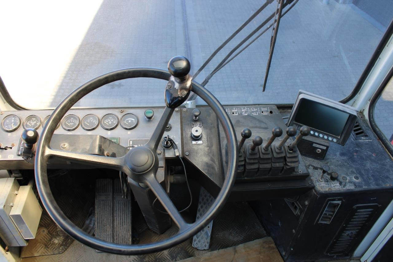 SveTruck 32120-47 - رافعة شوكية ديزل: صور 4 SveTruck 32120-47 - رافعة شوكية ديزل: صور 4