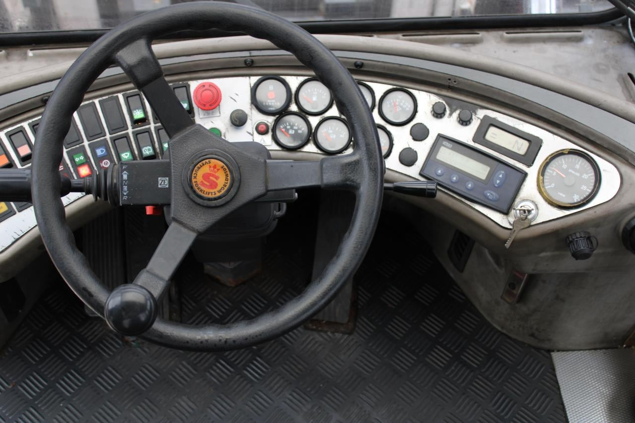 SveTruck 32120-50 - رافعة شوكية ديزل: صور 4 SveTruck 32120-50 - رافعة شوكية ديزل: صور 4