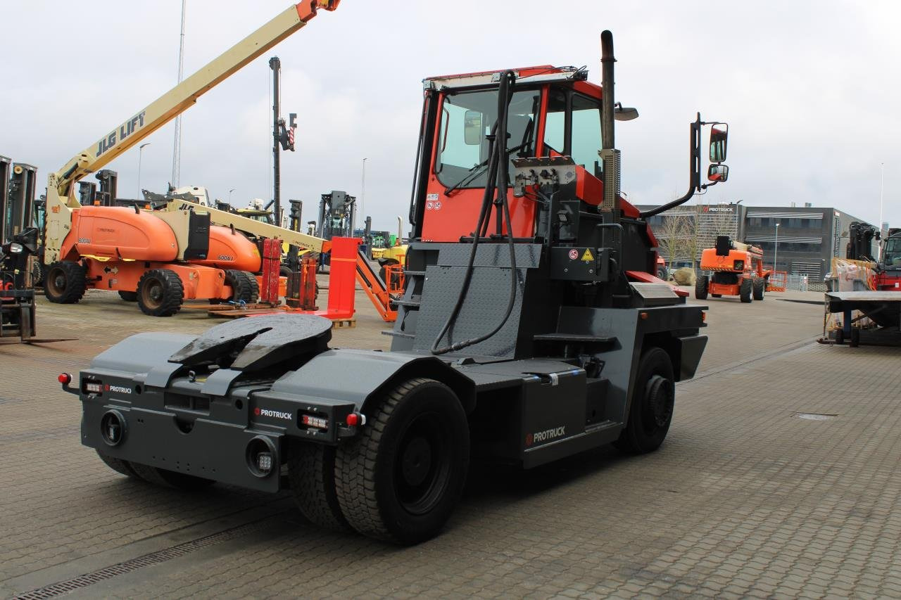 Terberg RT222 - جرارات صالات المطارات: صور 3 Terberg RT222 - جرارات صالات المطارات: صور 3