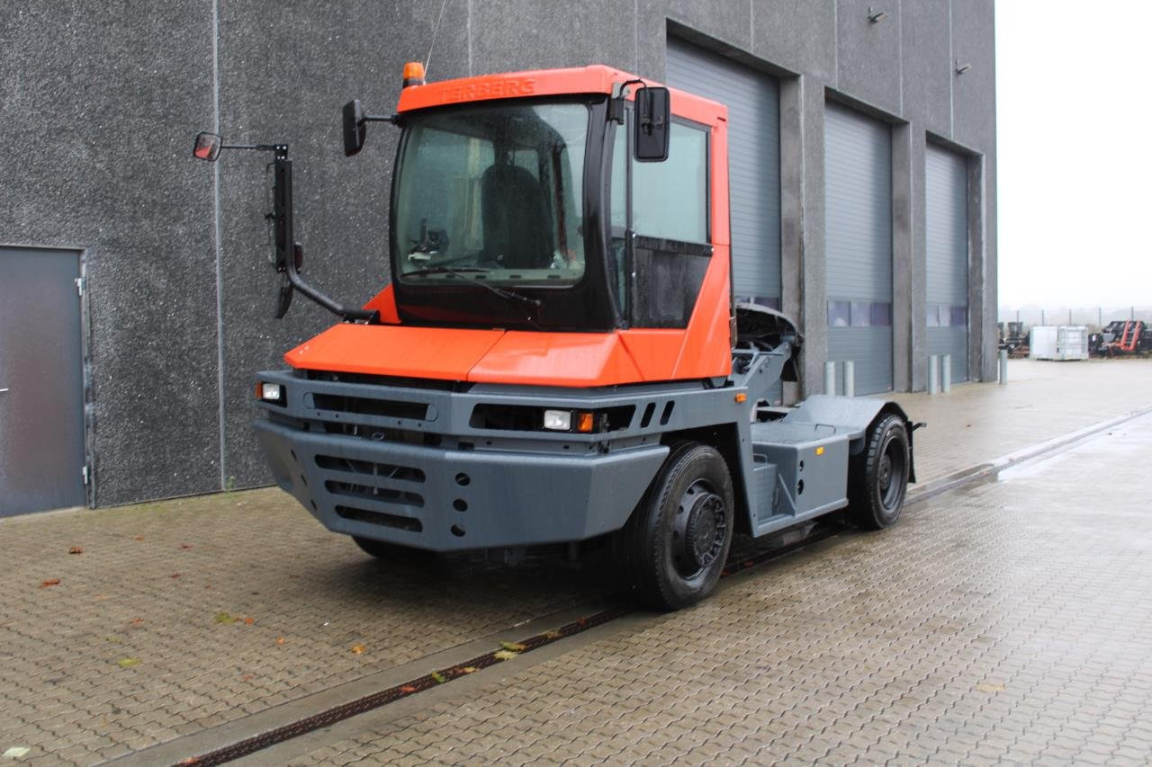 Terberg RT222 - جرارات صالات المطارات: صور 2 Terberg RT222 - جرارات صالات المطارات: صور 2
