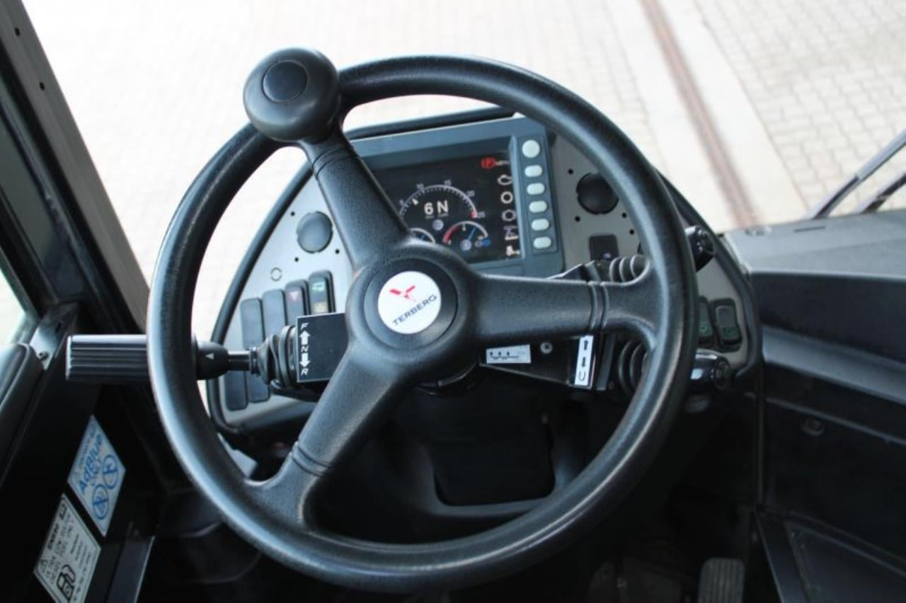 Terberg RT283 - جرارات صالات المطارات: صور 4 Terberg RT283 - جرارات صالات المطارات: صور 4