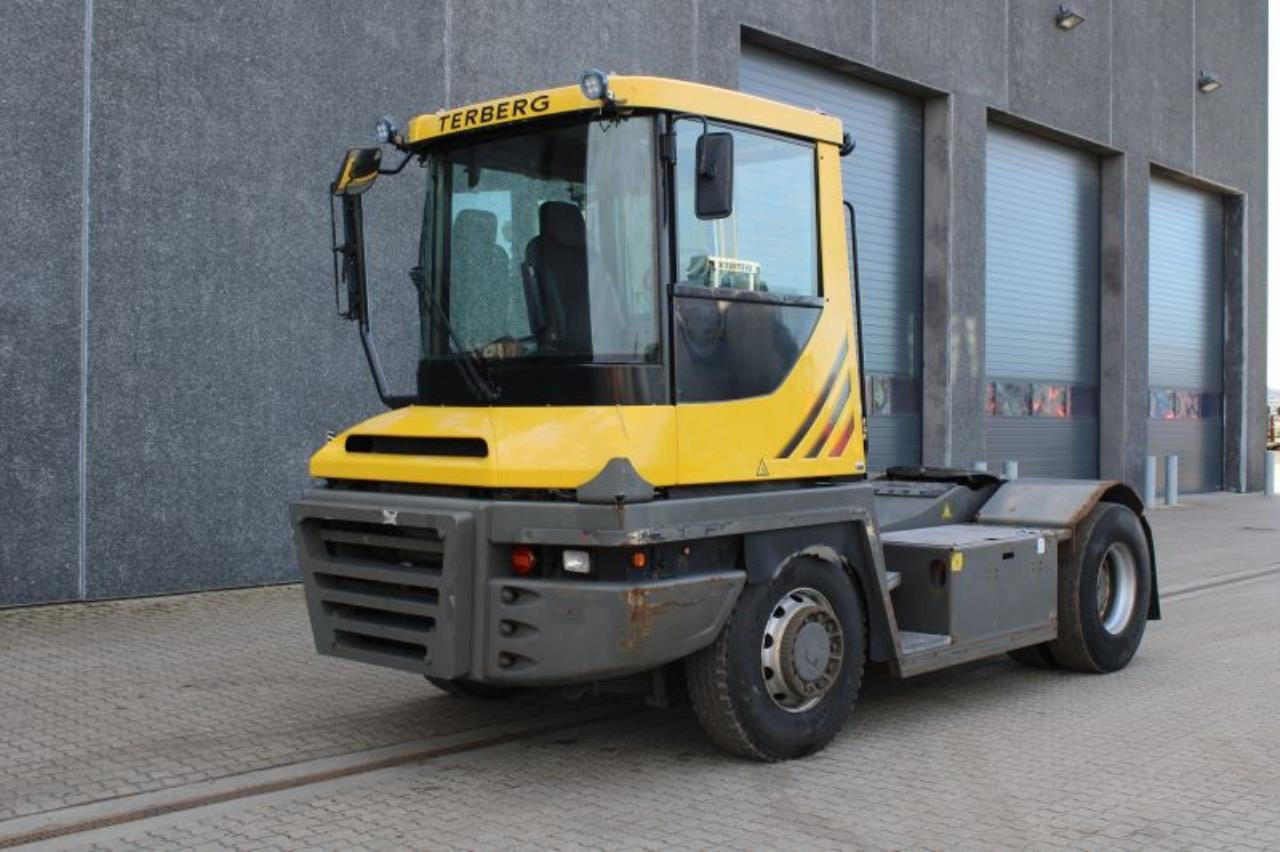 Terberg RT283 - جرارات صالات المطارات: صور 2 Terberg RT283 - جرارات صالات المطارات: صور 2