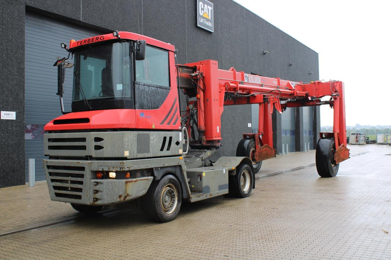 Terberg TT223 - جرارات صالات المطارات: صور 2 Terberg TT223 - جرارات صالات المطارات: صور 2