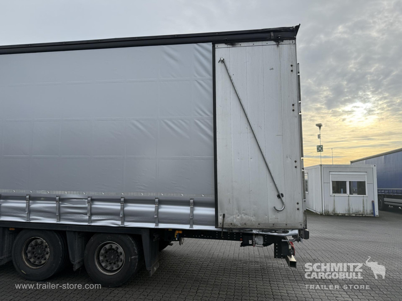 SCHMITZ Auflieger Curtainsider Mega - الخيمة نصف مقطورة: صور 2 SCHMITZ Auflieger Curtainsider Mega - الخيمة نصف مقطورة: صور 2