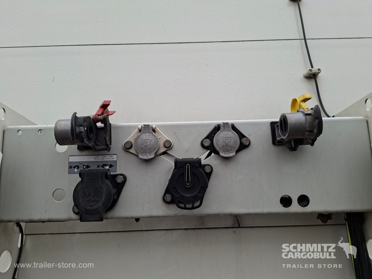 SCHMITZ Auflieger Curtainsider Standard - الخيمة نصف مقطورة: صور 5 SCHMITZ Auflieger Curtainsider Standard - الخيمة نصف مقطورة: صور 5