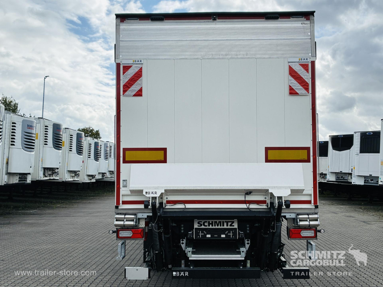 SCHMITZ Auflieger Tiefkühler Standard Taillift - متساوي نصف مقطورة: صور 3 SCHMITZ Auflieger Tiefkühler Standard Taillift - متساوي نصف مقطورة: صور 3