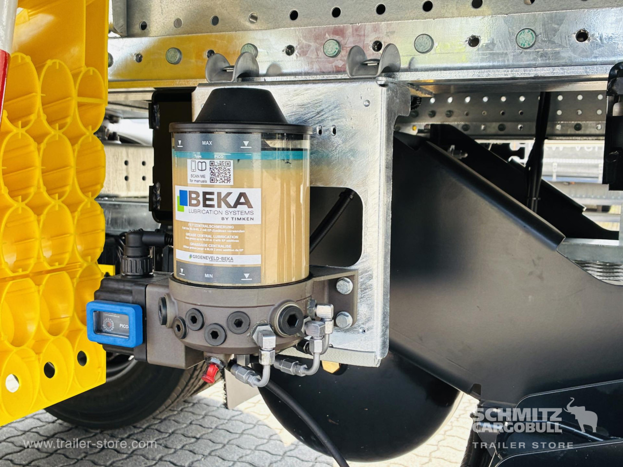 SCHMITZ Auflieger Tiefkühler Standard Taillift - متساوي نصف مقطورة: صور 5 SCHMITZ Auflieger Tiefkühler Standard Taillift - متساوي نصف مقطورة: صور 5