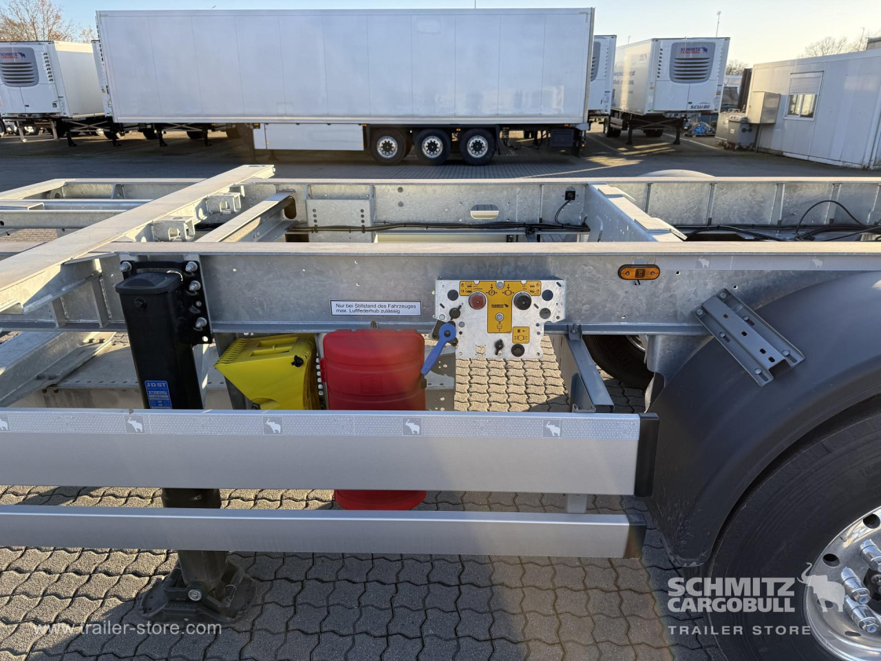 SCHMITZ Zentralachsanhänger Wechselfahrgestell Standard - شاحنات الحاويات/ جسم علوي قابل للتغيير مقطورة: صور 2 SCHMITZ Zentralachsanhänger Wechselfahrgestell Standard - شاحنات الحاويات/ جسم علوي قابل للتغيير مقطورة: صور 2