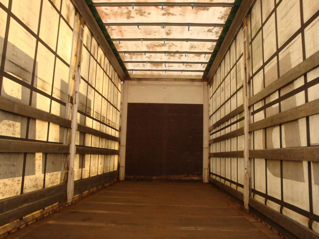 Krone ZZW 18 Jumbo Edscha Schiebeverdeck BDF 116 cbm - شاحنات الحاويات/ جسم علوي قابل للتغيير مقطورة: صور 5 Krone ZZW 18 Jumbo Edscha Schiebeverdeck BDF 116 cbm - شاحنات الحاويات/ جسم علوي قابل للتغيير مقطورة: صور 5