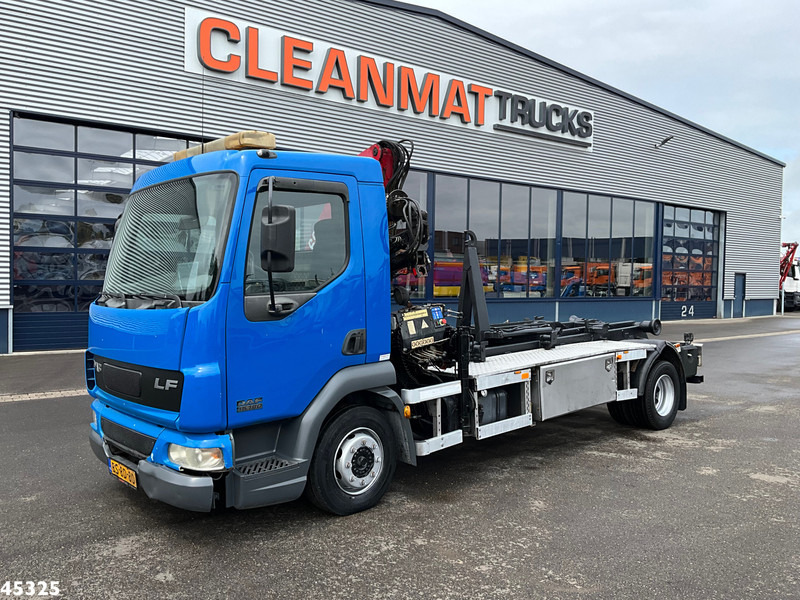 DAF FA 45 LF 180 HMF 7 Tonmeter laadkraan - شاحنة ذات الخطاف, شاحنة كرين: صور 2 DAF FA 45 LF 180 HMF 7 Tonmeter laadkraan - شاحنة ذات الخطاف, شاحنة كرين: صور 2