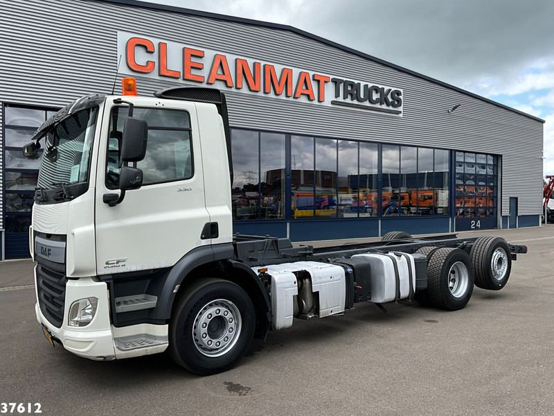 DAF FAN CF 330 Euro 6 Chassis cabine met kraanponton! Just 102.023 km! - الشاسيه شاحنة: صور 2 DAF FAN CF 330 Euro 6 Chassis cabine met kraanponton! Just 102.023 km! - الشاسيه شاحنة: صور 2