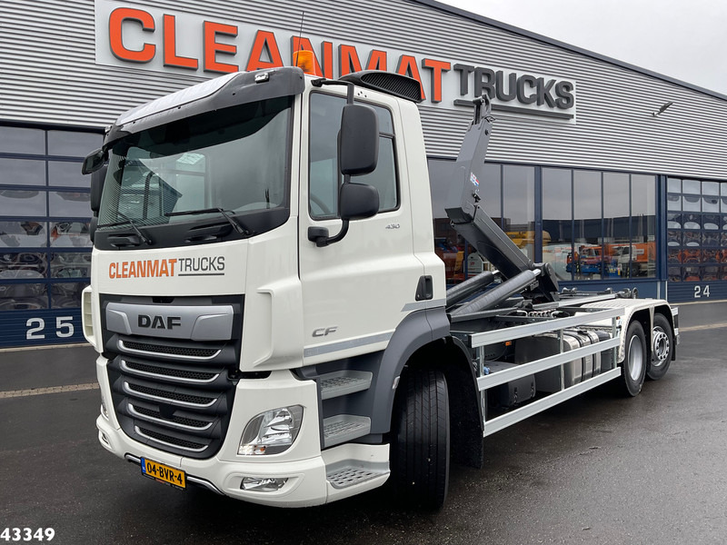 DAF FAN CF 430 VDL 21 Ton haakarmsysteem - شاحنة ذات الخطاف: صور 1 DAF FAN CF 430 VDL 21 Ton haakarmsysteem - شاحنة ذات الخطاف: صور 1