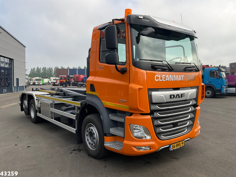 DAF FAN CF 430 VDL 21 Ton haakarmsysteem - شاحنة ذات الخطاف: صور 3 DAF FAN CF 430 VDL 21 Ton haakarmsysteem - شاحنة ذات الخطاف: صور 3