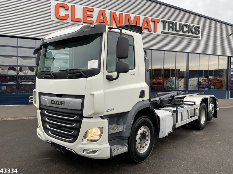 DAF FAN CF 450 Euro 6 ZF Intarder VDL 21 Ton haakarmsysteem - شاحنة ذات الخطاف: صور 2 DAF FAN CF 450 Euro 6 ZF Intarder VDL 21 Ton haakarmsysteem - شاحنة ذات الخطاف: صور 2