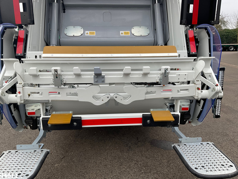 شاحنة القمامة FUSO Canter Terberg 7 m³: صور 8 شاحنة القمامة FUSO Canter Terberg 7 m³: صور 8
