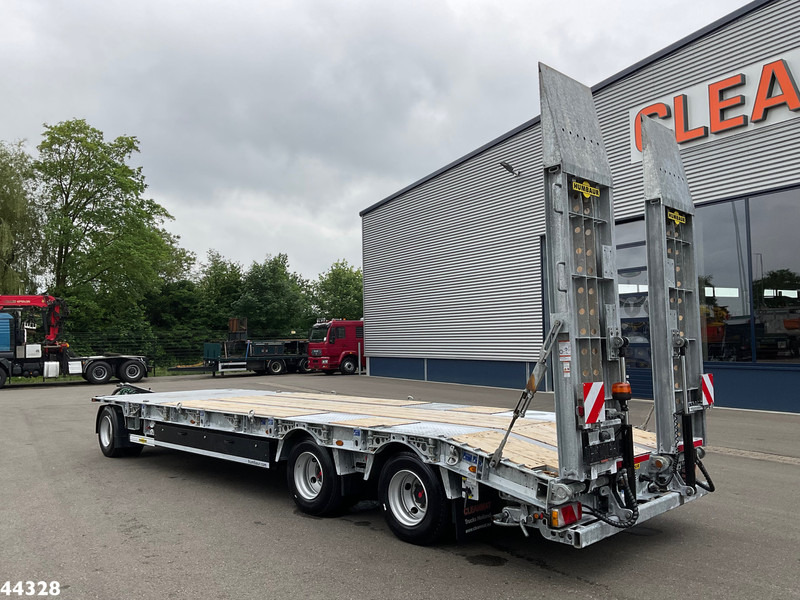 Humbaur 3-assige aanhangwagen met oprijrampen - شاحنة نقل سيارات مقطورة: صور 2 Humbaur 3-assige aanhangwagen met oprijrampen - شاحنة نقل سيارات مقطورة: صور 2