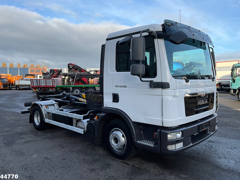 MAN TGL 12.250 Palfinger haakarmsysteem - شاحنة ذات الخطاف: صور 3 MAN TGL 12.250 Palfinger haakarmsysteem - شاحنة ذات الخطاف: صور 3