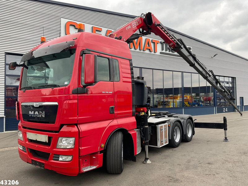 MAN TGX 28.440 Fassi 29 Tonmeter laadkraan - شاحنة كرين: صور 1 MAN TGX 28.440 Fassi 29 Tonmeter laadkraan - شاحنة كرين: صور 1