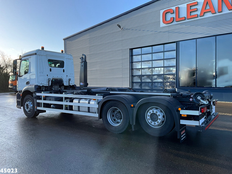 Mercedes-Benz Actros 2643 VDL 21 Ton haakarmsysteem - شاحنة ذات الخطاف: صور 5 Mercedes-Benz Actros 2643 VDL 21 Ton haakarmsysteem - شاحنة ذات الخطاف: صور 5