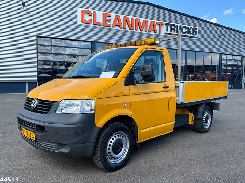 Volkswagen Transporter 2.0 300 Manual - شاحنات مسطحة: صور 1 Volkswagen Transporter 2.0 300 Manual - شاحنات مسطحة: صور 1