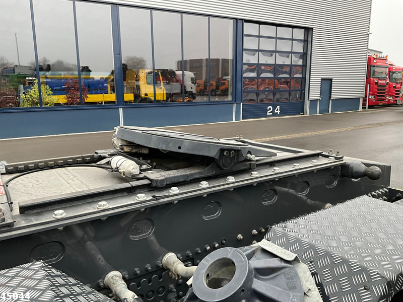 Volvo FH 540 8x2 Fassi 145 Tonmeter laadkraan + Fly-JIb Just 7.187 Km! Demo voertuig! - شاحنة جرار: صور 5 Volvo FH 540 8x2 Fassi 145 Tonmeter laadkraan + Fly-JIb Just 7.187 Km! Demo voertuig! - شاحنة جرار: صور 5