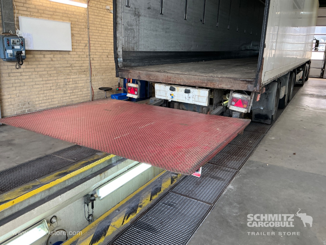 KRONE Dryfreight Standard Taillift - بصندوق مغلق نصف مقطورة: صور 3 KRONE Dryfreight Standard Taillift - بصندوق مغلق نصف مقطورة: صور 3