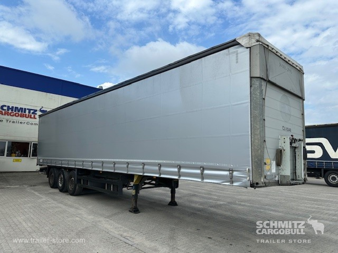 SCHMITZ Curtainsider Standard Forklift holder - الخيمة نصف مقطورة: صور 1 SCHMITZ Curtainsider Standard Forklift holder - الخيمة نصف مقطورة: صور 1