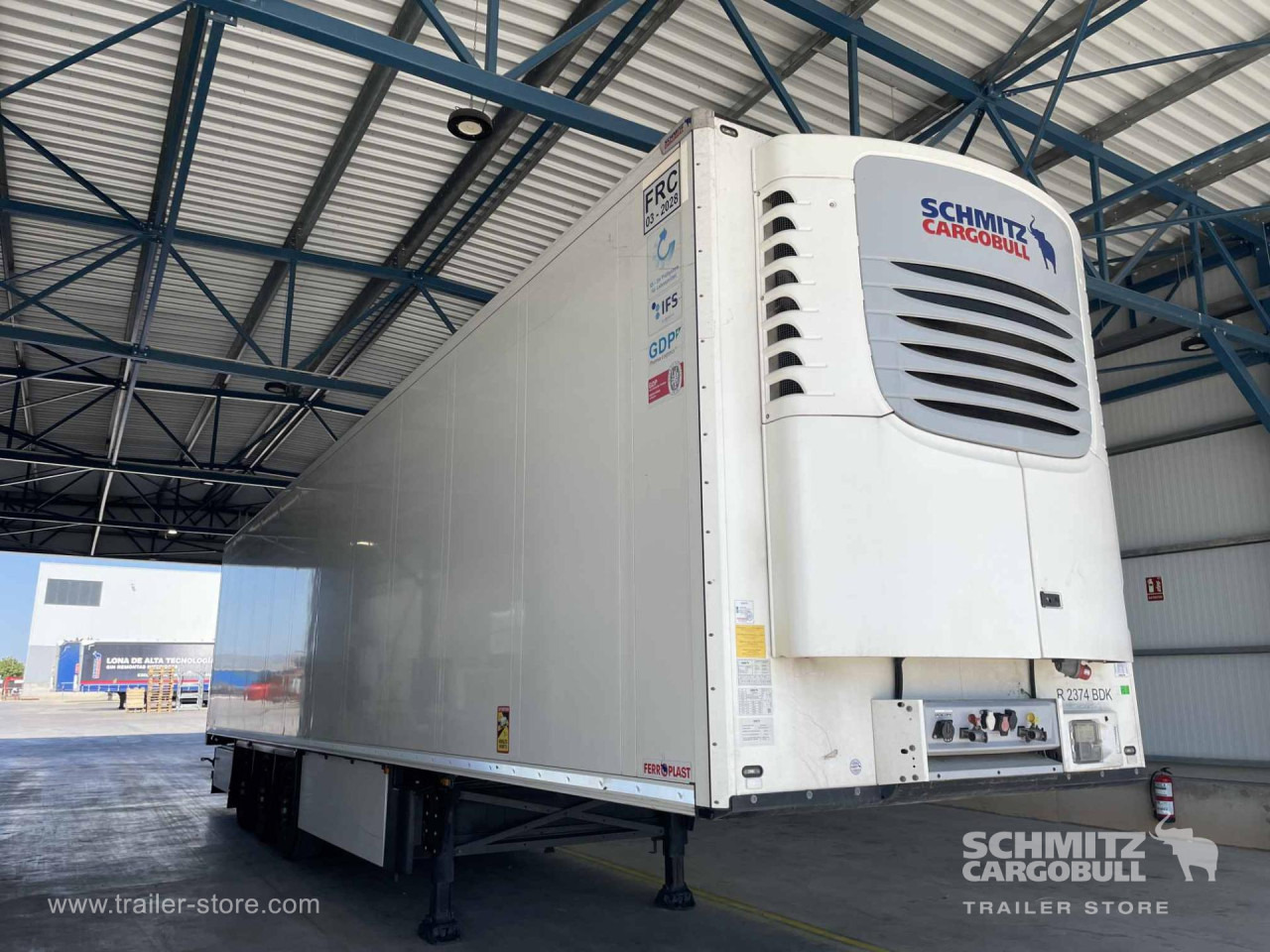 SCHMITZ Semiremolque Frigo Standard - متساوي نصف مقطورة: صور 1 SCHMITZ Semiremolque Frigo Standard - متساوي نصف مقطورة: صور 1