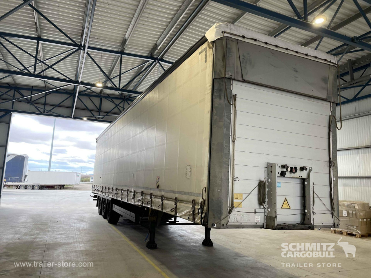 SCHMITZ Semiremolque Lona Standard - الخيمة نصف مقطورة: صور 1 SCHMITZ Semiremolque Lona Standard - الخيمة نصف مقطورة: صور 1