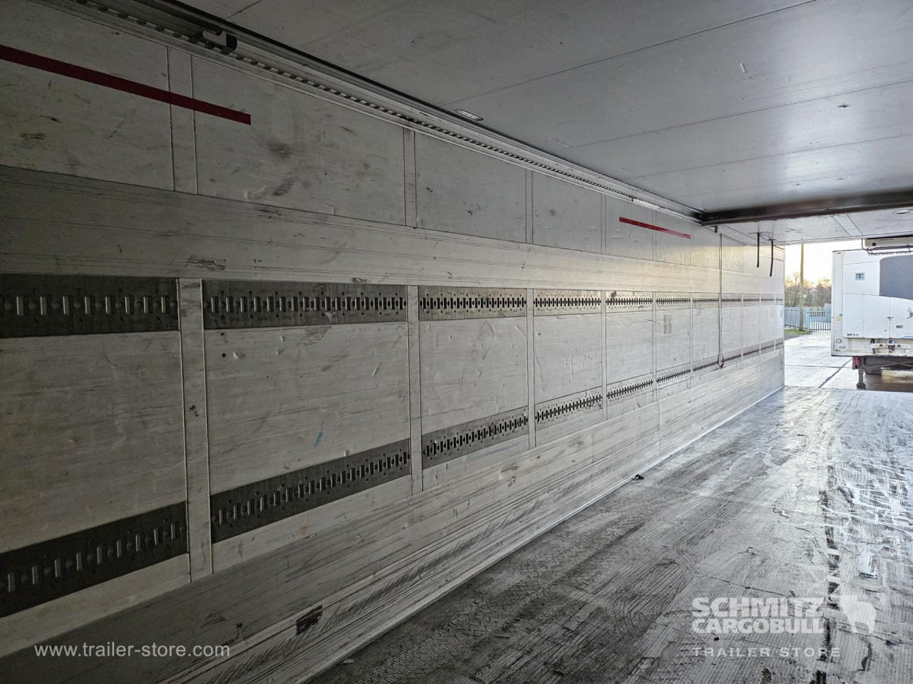 SCHMITZ Reefer Multitemp - متساوي نصف مقطورة: صور 4 SCHMITZ Reefer Multitemp - متساوي نصف مقطورة: صور 4