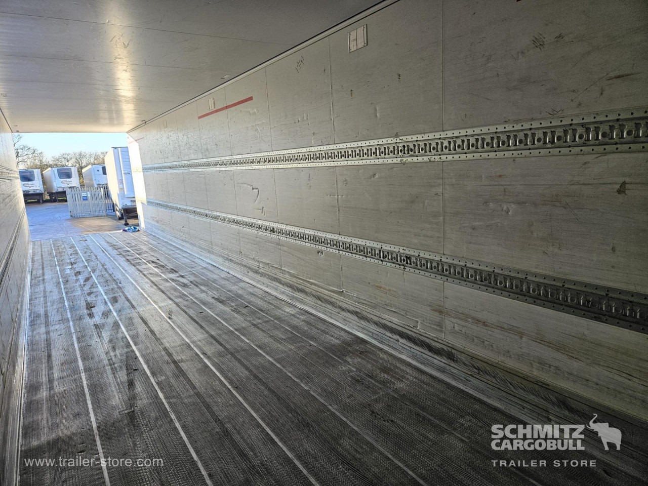 SCHMITZ Reefer Standard - متساوي نصف مقطورة: صور 3 SCHMITZ Reefer Standard - متساوي نصف مقطورة: صور 3