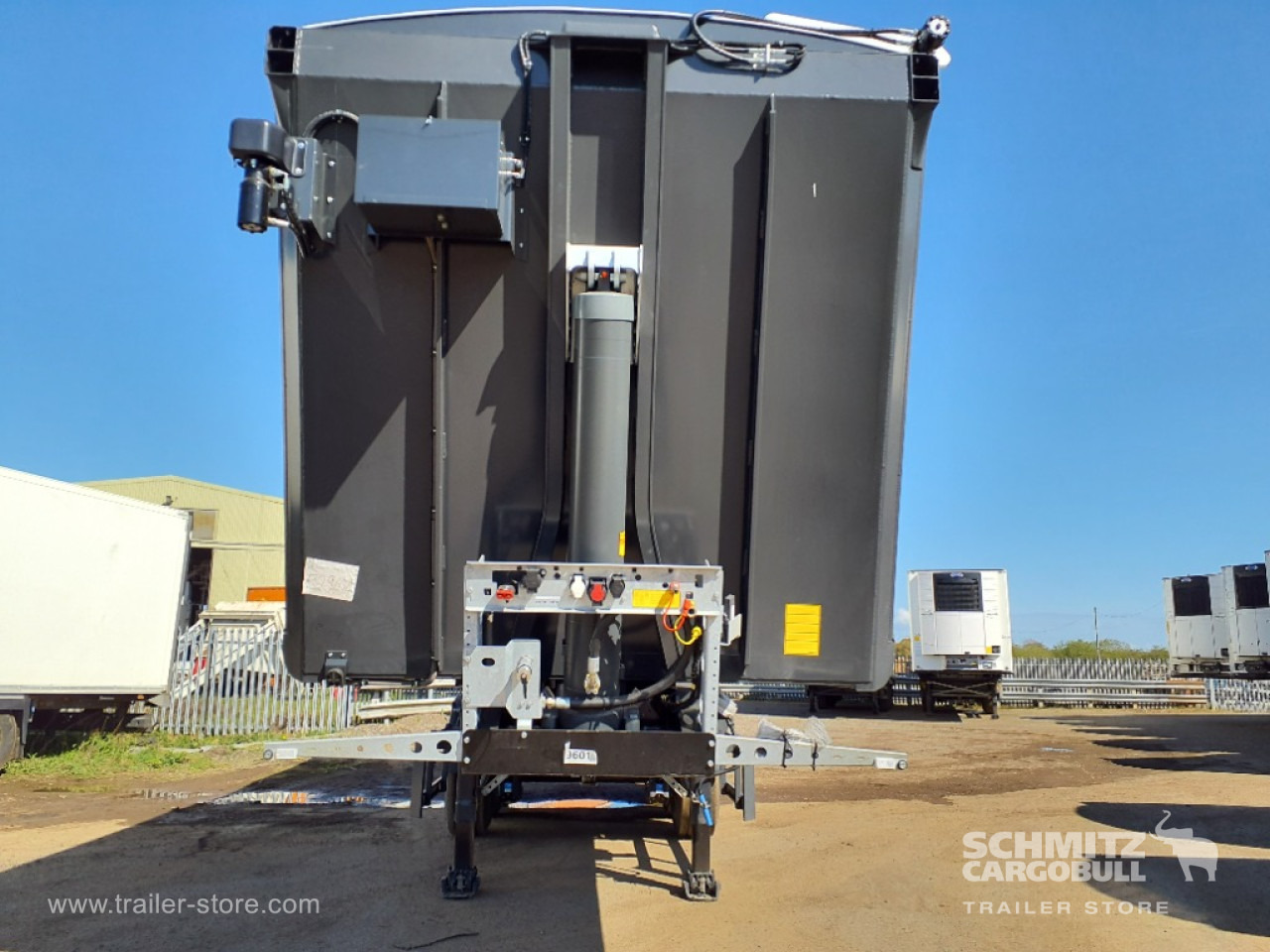 SCHMITZ Tipper Alu-square sided body 55m³ - قلابة نصف مقطورة: صور 1 SCHMITZ Tipper Alu-square sided body 55m³ - قلابة نصف مقطورة: صور 1