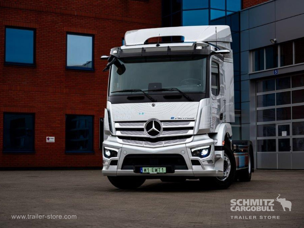 MERCEDES-BENZ Standard tractor unit - شاحنة جرار: صور 2 MERCEDES-BENZ Standard tractor unit - شاحنة جرار: صور 2