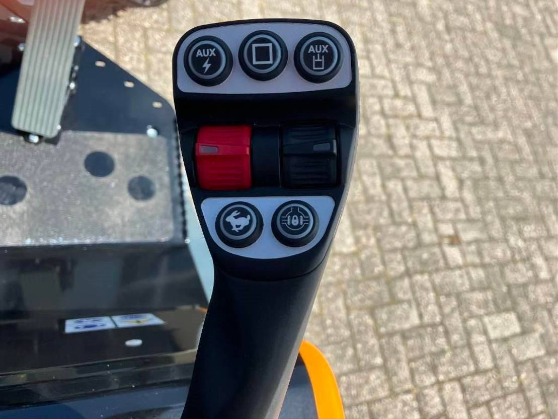 اللودر بعجل جديد Giant G 2700 X-tra HD +: صور 22