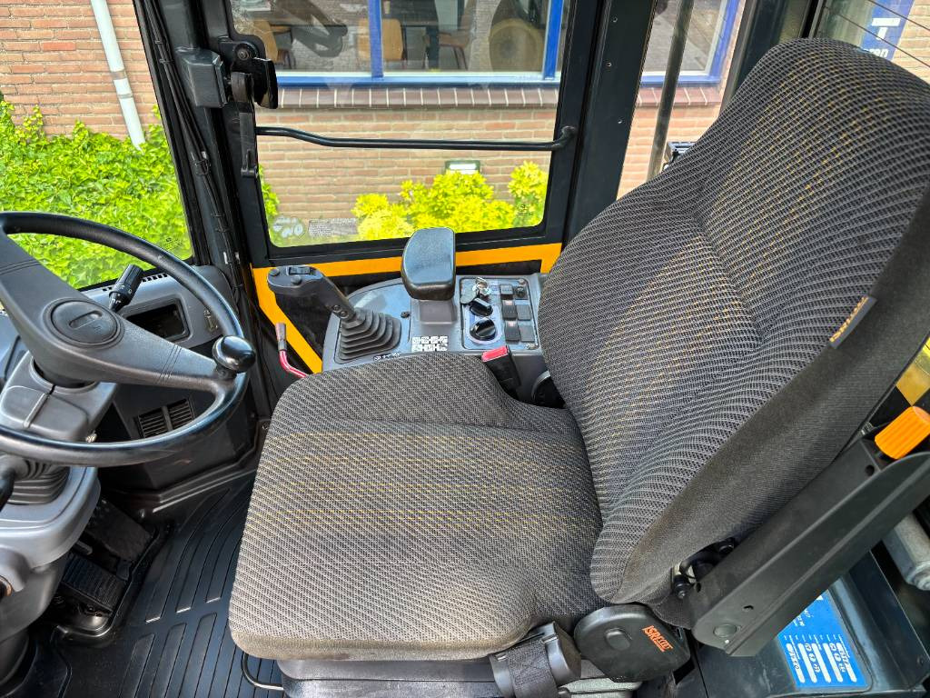 تأجير  Komatsu WA 320-5 Komatsu WA 320-5: صور 8