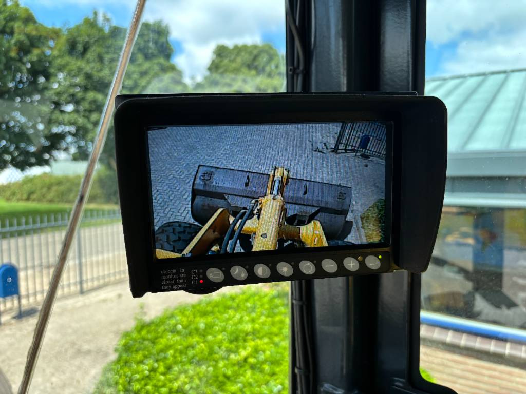 تأجير  Komatsu WA 320-5 Komatsu WA 320-5: صور 10