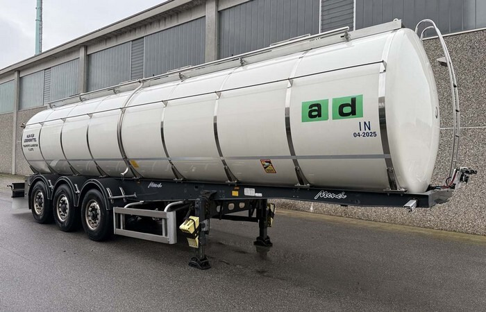 BATA CISTERNA ALIMENTARE SANTI-MENCI ANNO 05-2010 - نصف مقطورة صهريج: صور 5 BATA CISTERNA ALIMENTARE SANTI-MENCI ANNO 05-2010 - نصف مقطورة صهريج: صور 5