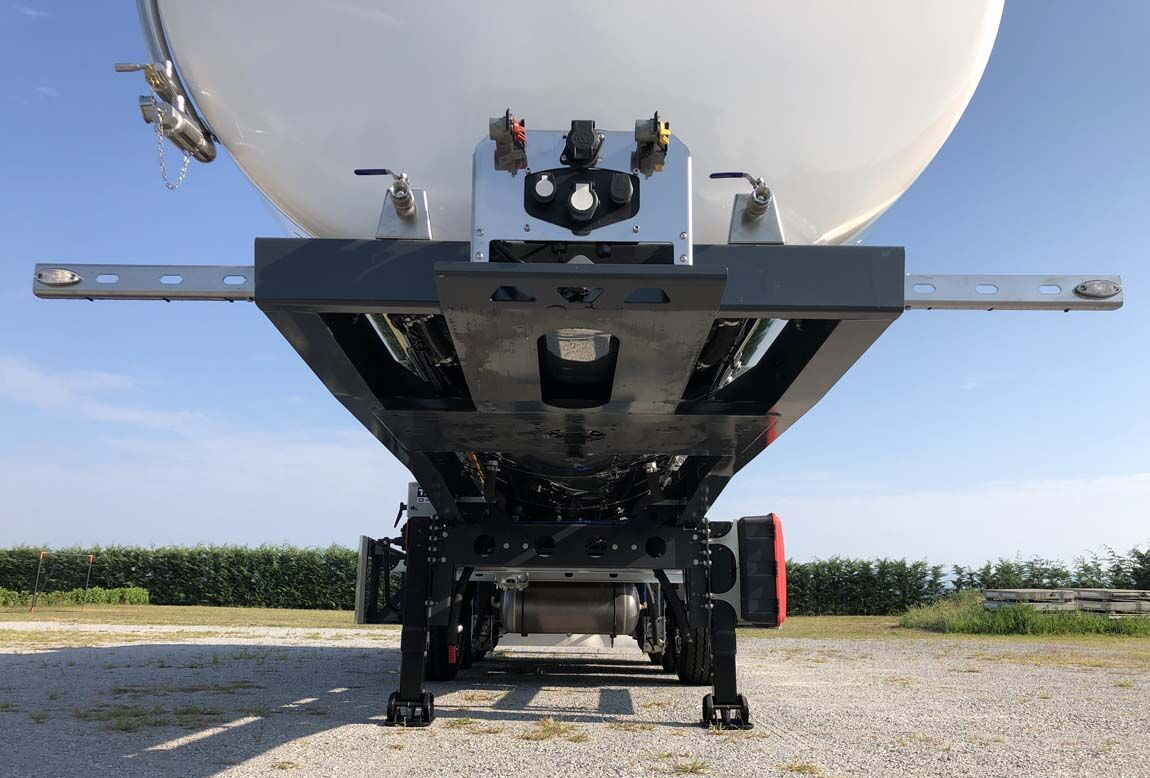 نصف مقطورة صهريج لنقل الكيماويات جديد Bata CISTERNA MODELLO CHIMICA L4BH 33.000LT NUOVA: صور 20 نصف مقطورة صهريج لنقل الكيماويات جديد Bata CISTERNA MODELLO CHIMICA L4BH 33.000LT NUOVA: صور 20