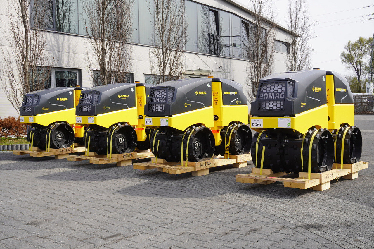 BOMAG BMP 8500 brand-new trench roller / Remote Control / 4 units - مثبت التربة: صور 1 BOMAG BMP 8500 brand-new trench roller / Remote Control / 4 units - مثبت التربة: صور 1